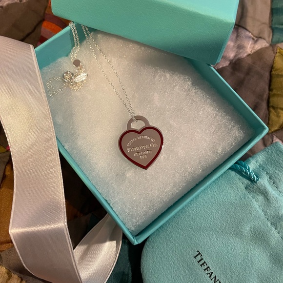NWT Tiffany & Co RTT Red Border Heart Necklace - Picture 3 of 7
